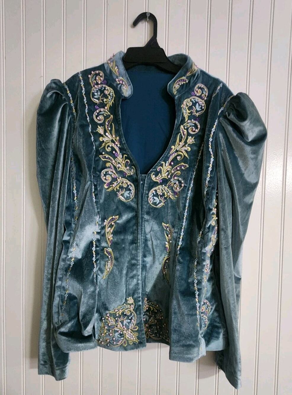 Royal Moss Green Velvet Button Front Renaissance Puff Sleeve Peplum Top Pattern